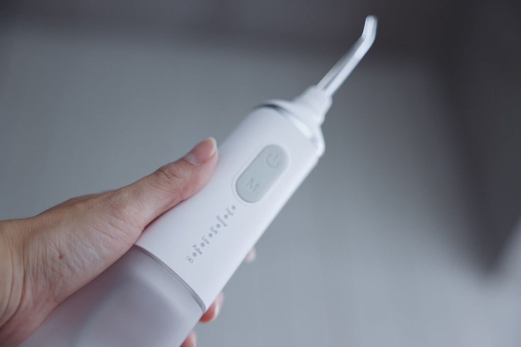 ✦1+1口腔保健組合✦ unicare®USB充電攜帶型高效電動沖牙機+標準型四入噴嘴組