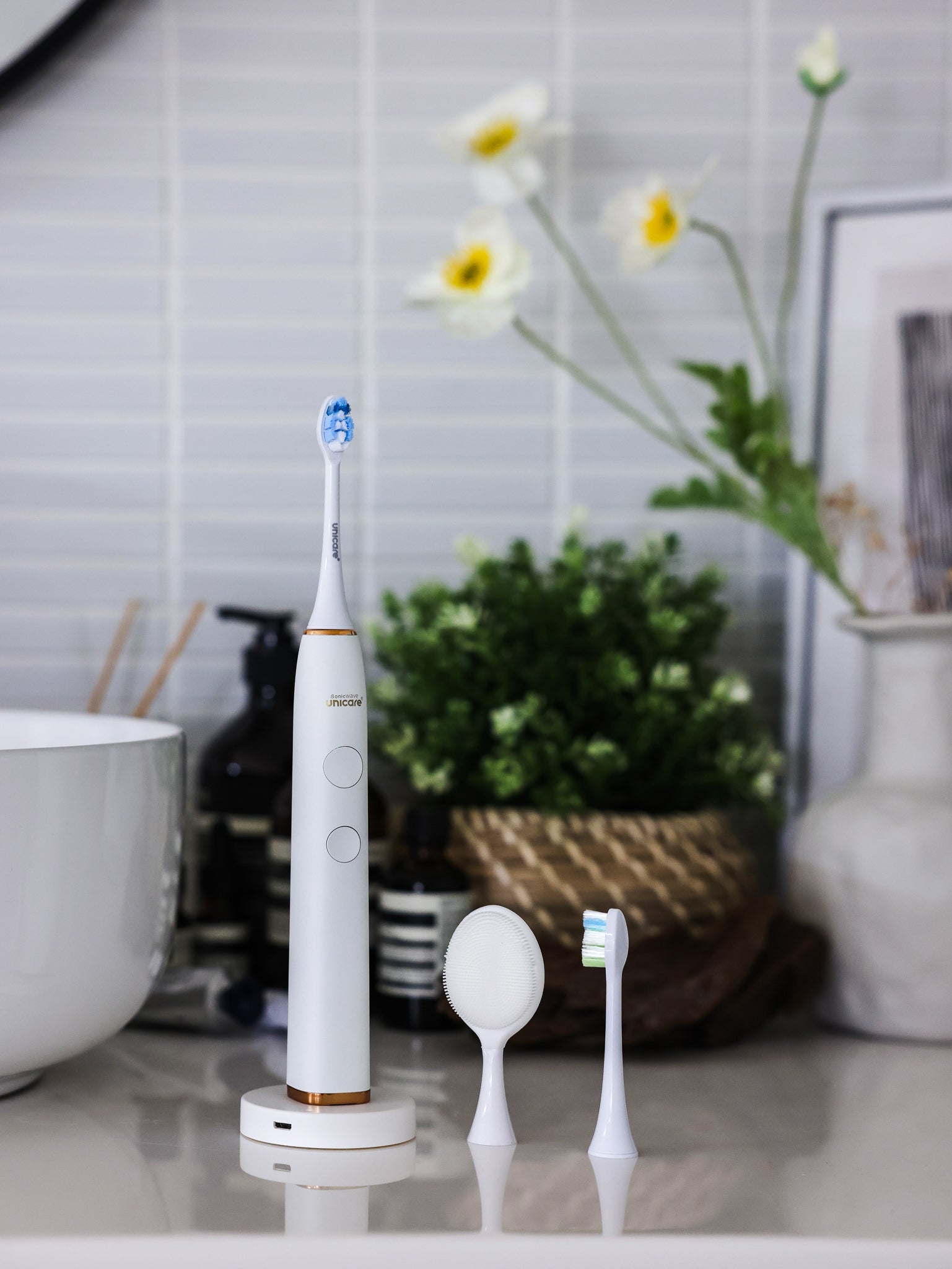 ✦1+1口腔保健組合✦ unicare®高效音波電動牙刷+原廠替換刷頭四入組